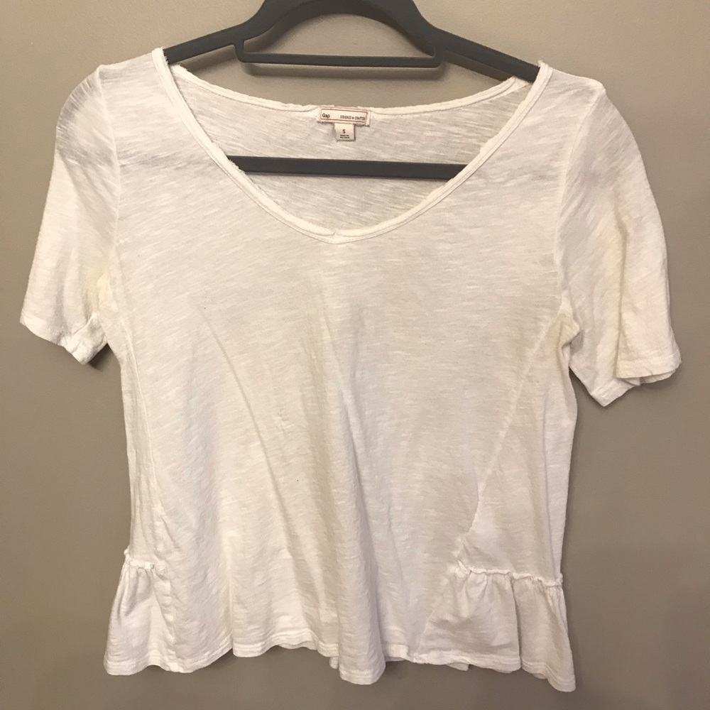 Size small gap shirt